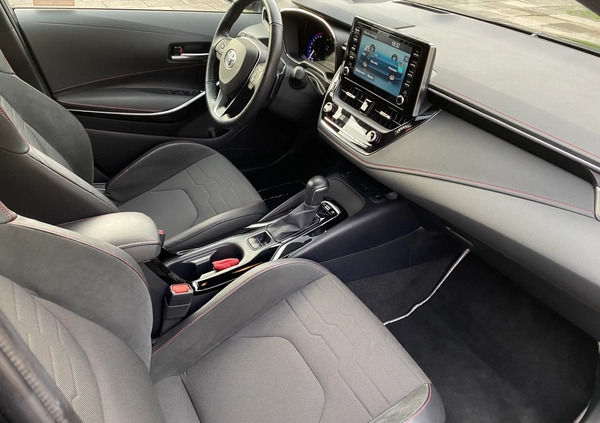 Toyota Corolla cena 105798 przebieg: 71000, rok produkcji 2020 z Łowicz małe 254